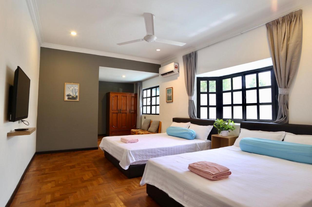 G Beach Front Villa บาตูเฟอริงกี ภายนอก รูปภาพ