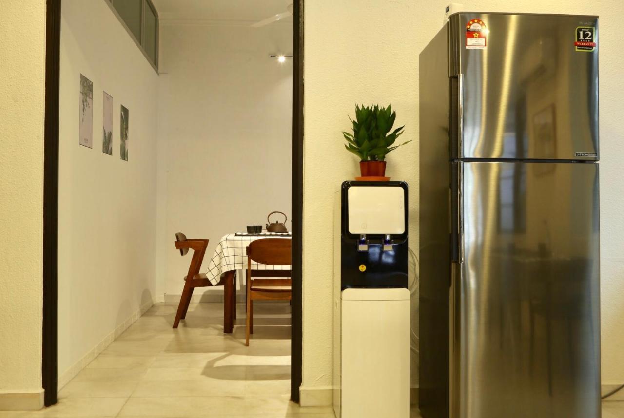 G Beach Front Villa บาตูเฟอริงกี ภายนอก รูปภาพ