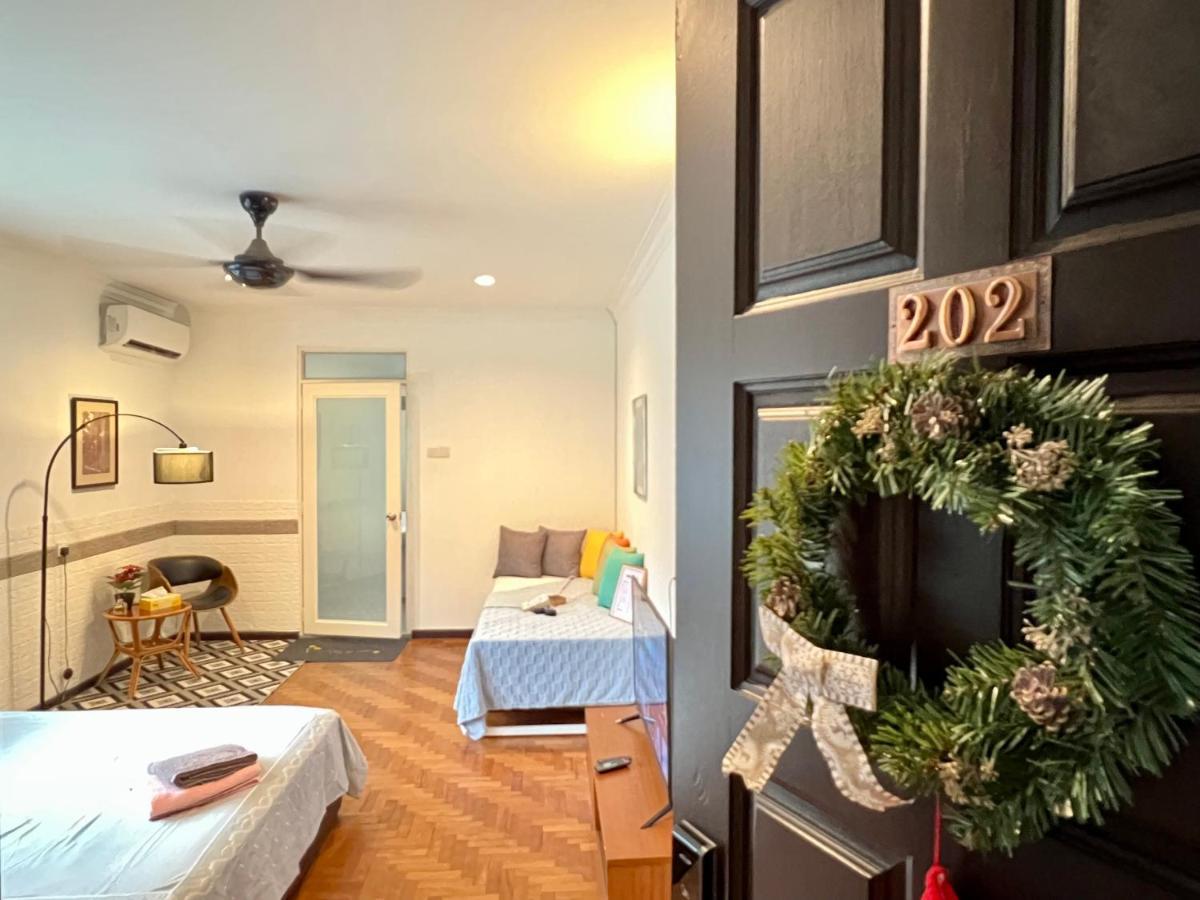 G Beach Front Villa บาตูเฟอริงกี ภายนอก รูปภาพ